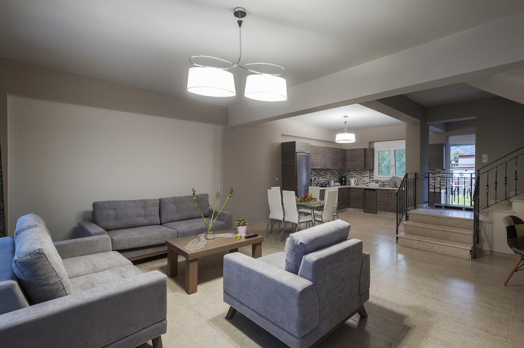 4 Seasons Villas Plataria Room photo