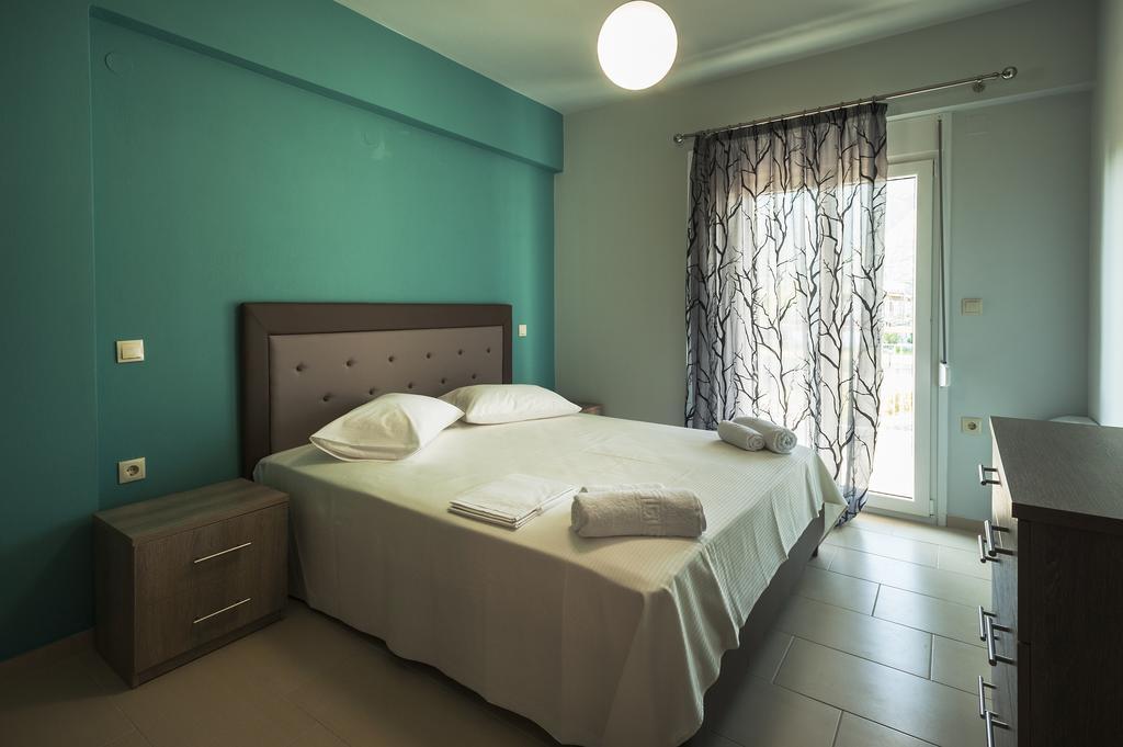 4 Seasons Villas Plataria Room photo
